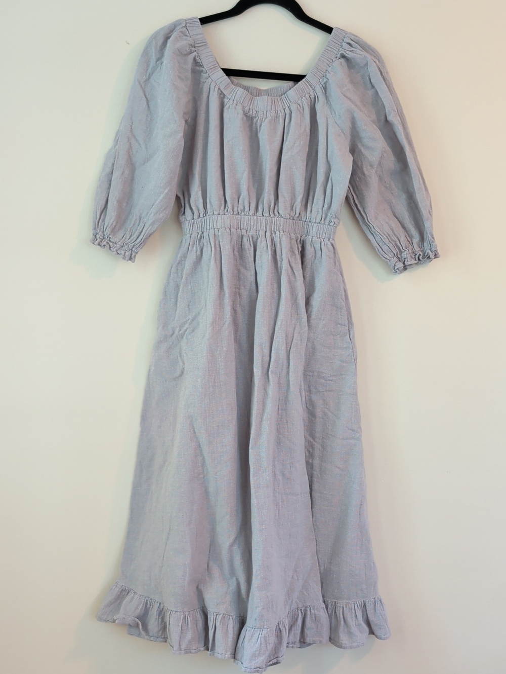 Gray Puff-Sleeve Midi Dress by Neuflora